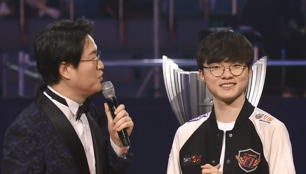 九游体育-IG观众热烈欢呼！，Faker迎来十五赛季出色发挥赢得满堂喝彩(inturn中文翻译)