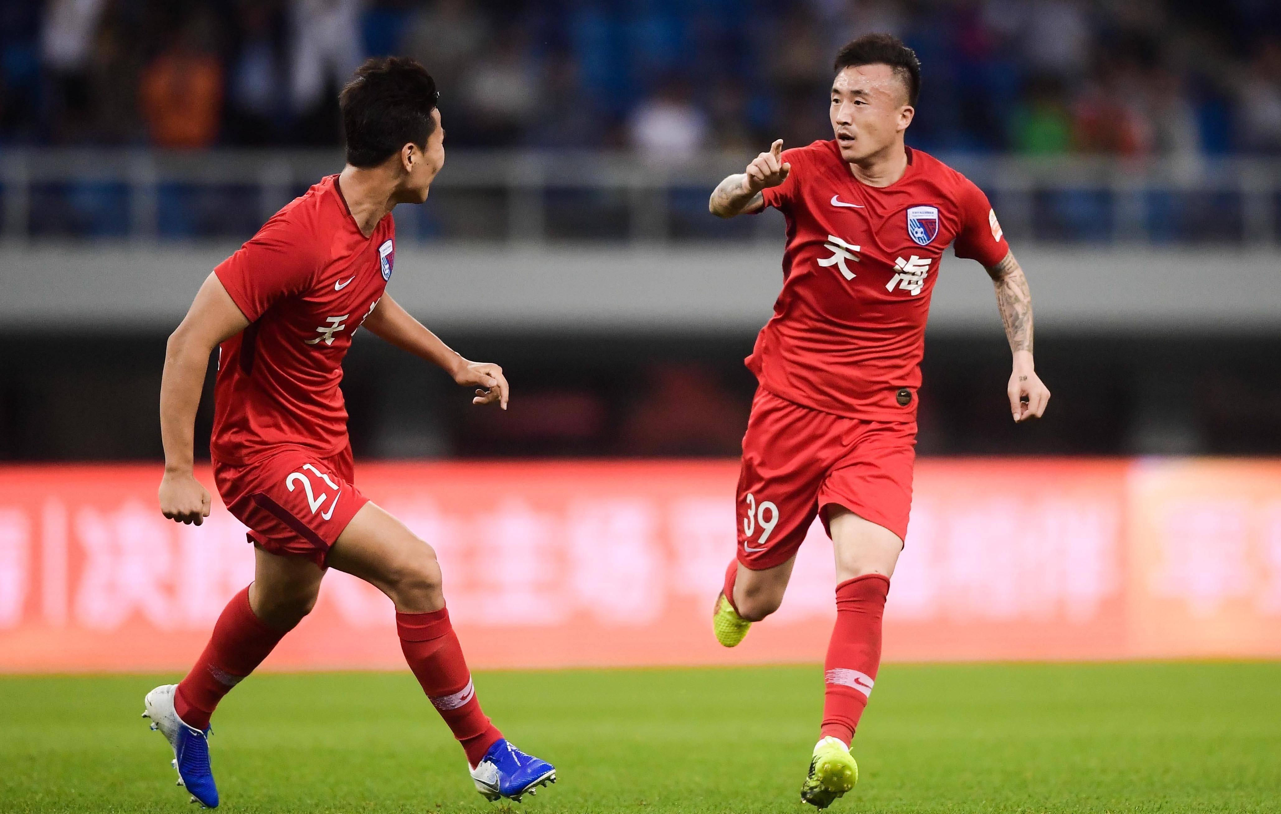 包含赛地聚焦：中超关键战热度飙升，新奥尔良鹈鹕强势反弹，细节曝光，训练强度显著提升的词条