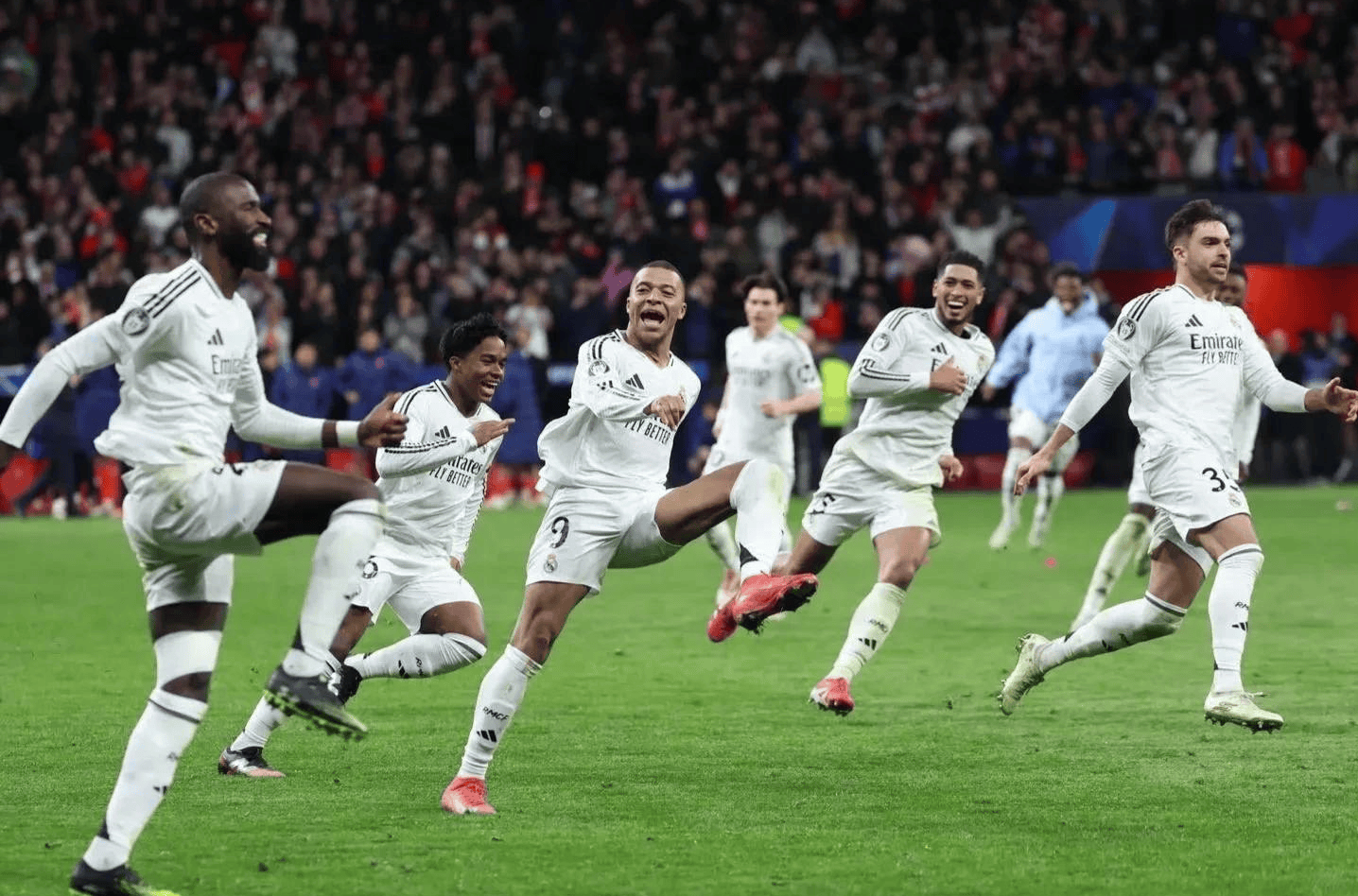 九游体育-C罗爆冷击败加拿大队，战术调整引爆全场！的简单介绍