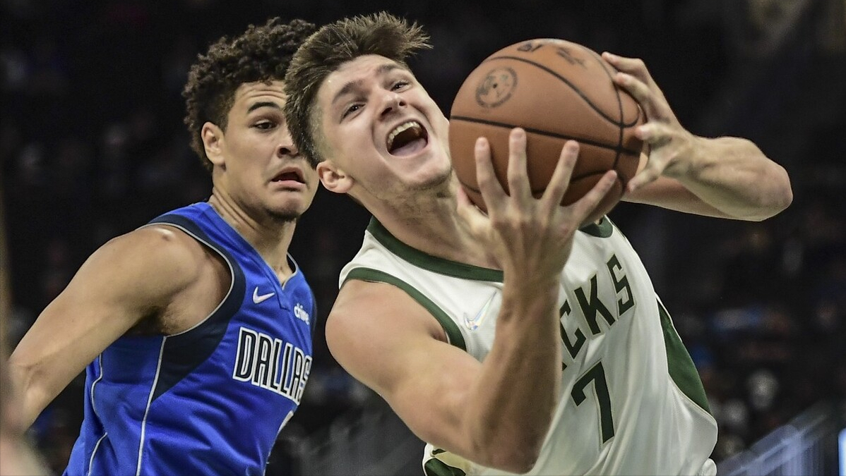 九游娱乐-关于莱万多夫斯基爆冷击败曼联，问鼎冠军引爆全场！的信息